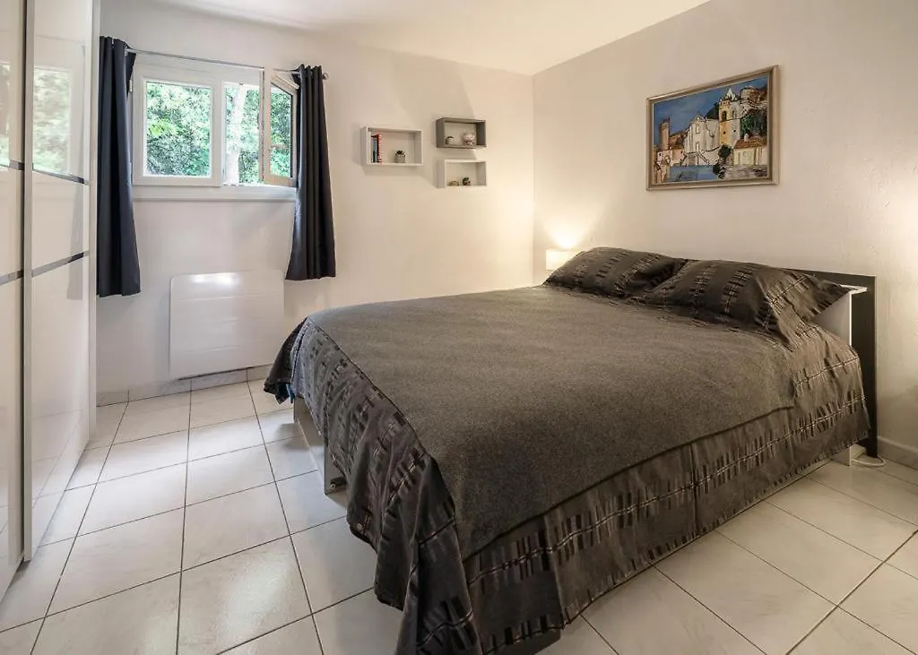 Rez De Villa Avec Beau Jardin Et Belle Vue Saint-Laurent-du-Var França