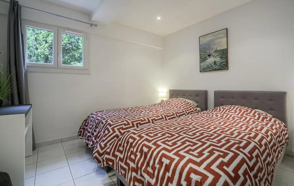 Casa de Férias Rez De Villa Avec Beau Jardin Et Belle Vue Saint-Laurent-du-Var França